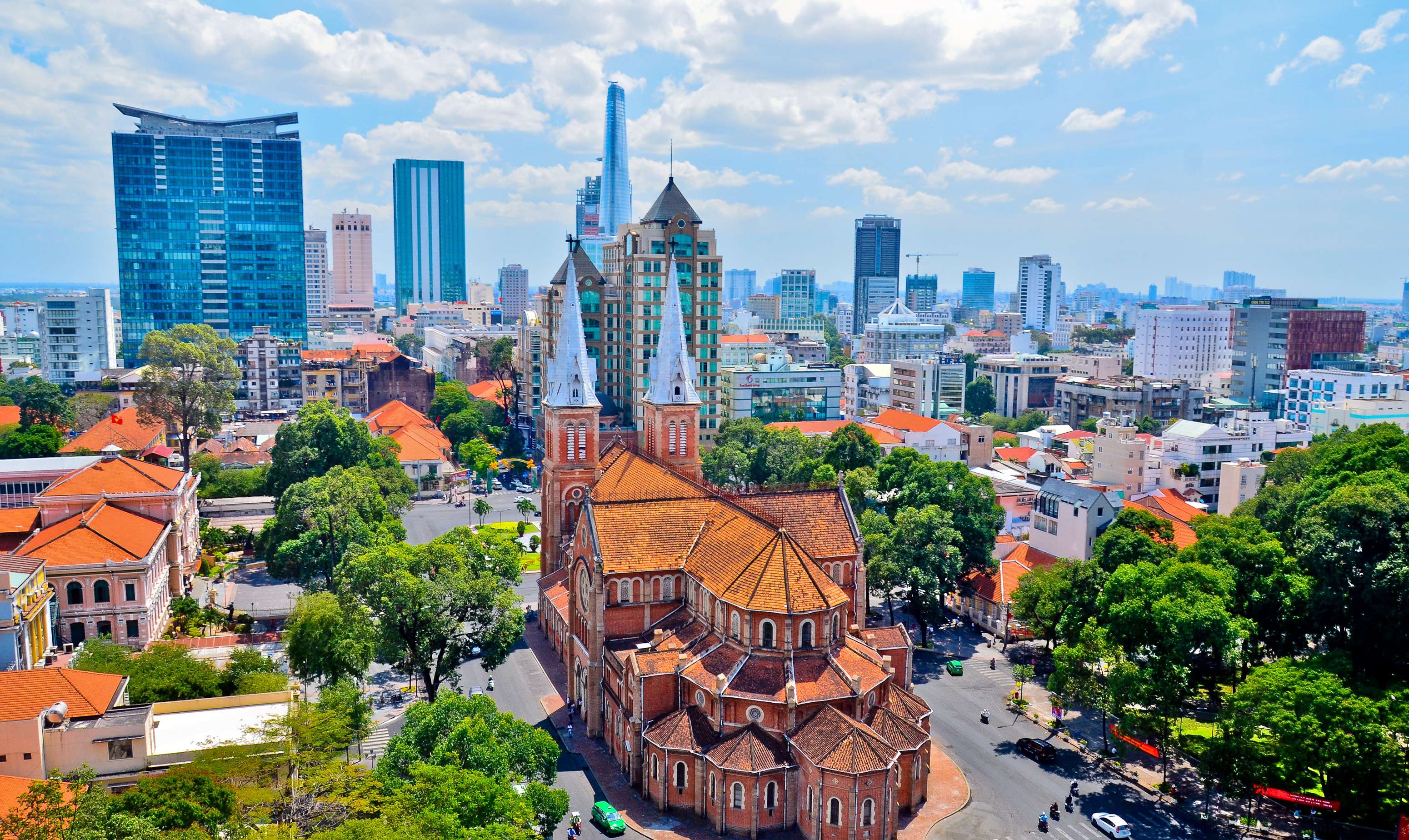Explore the amazing Ho Chi Minh city