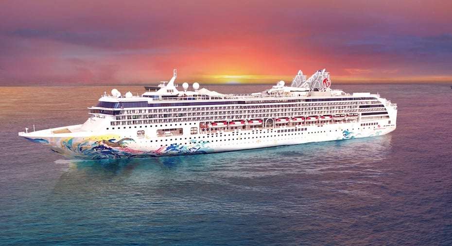 Resort World One Cruise crossing the Arabian Gulf