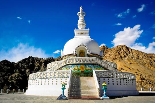 Experience Ladakh With Deluxe Stays Image