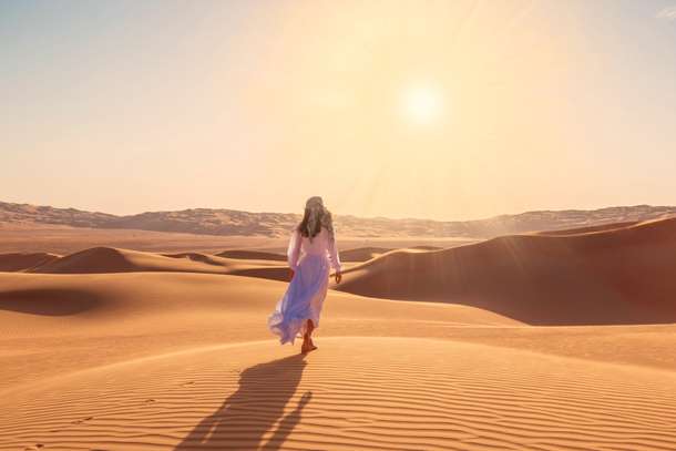 Watch golden dunes unfold in the vast Wahiba Sands