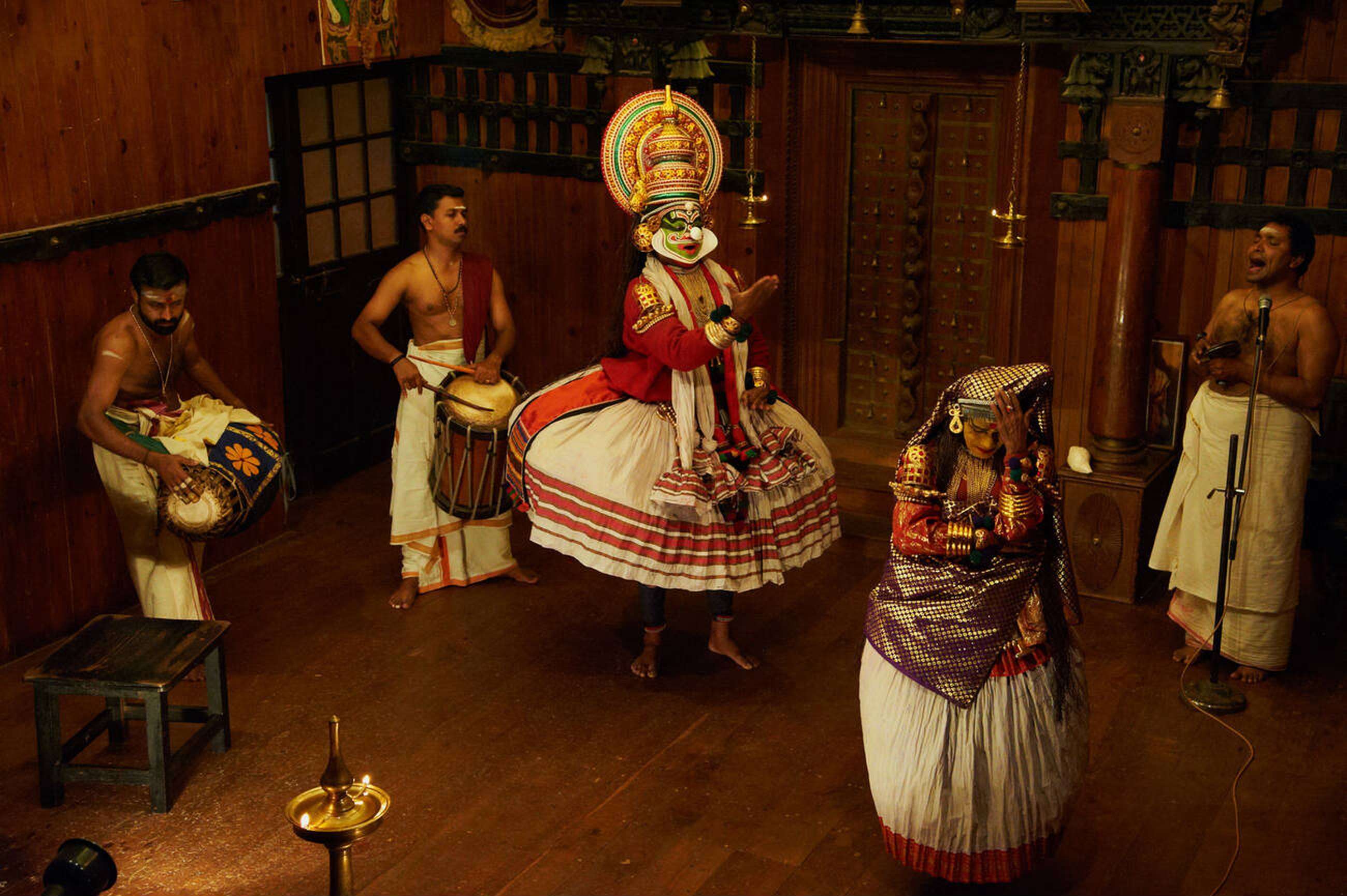 Kathakali and Kalaripayattu Show in Munnar