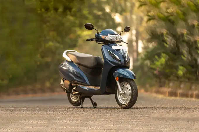 Scooty on Rent in Dehradun