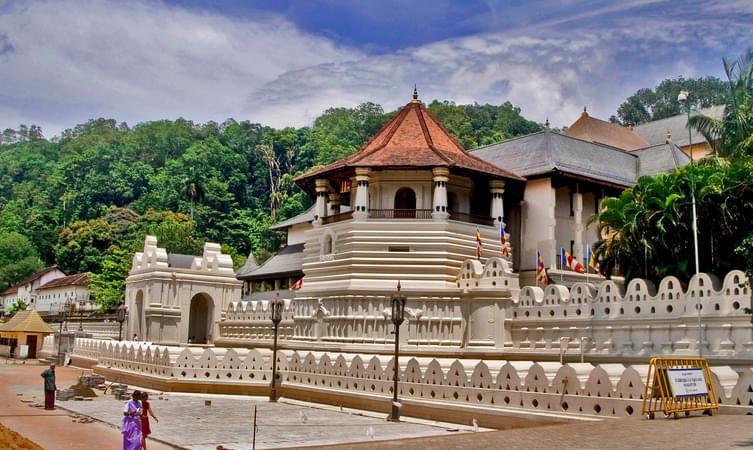 The Temple of the Sacred Tooth Relic