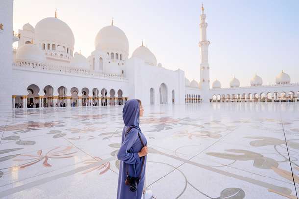 Explore Sultan Qaboos Grand Mosque, a masterpiece of Islamic architecture
