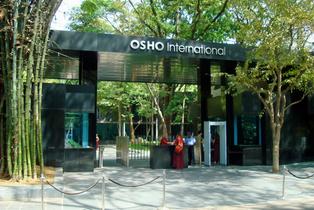 Z10rzlerauk2alqcecmgqaf1oq86 1524423550 osho ashram