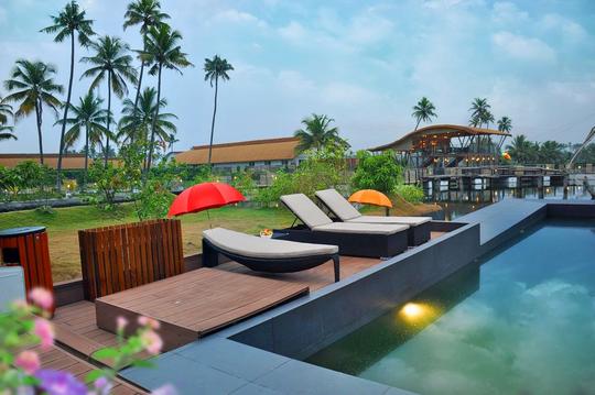 Aquatic Island Resort Image