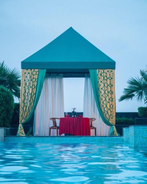 Poolside Cabana Candlelight Dinner Image