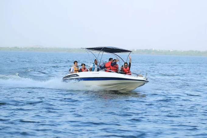 Enjoy speed boat ride with your friends and family