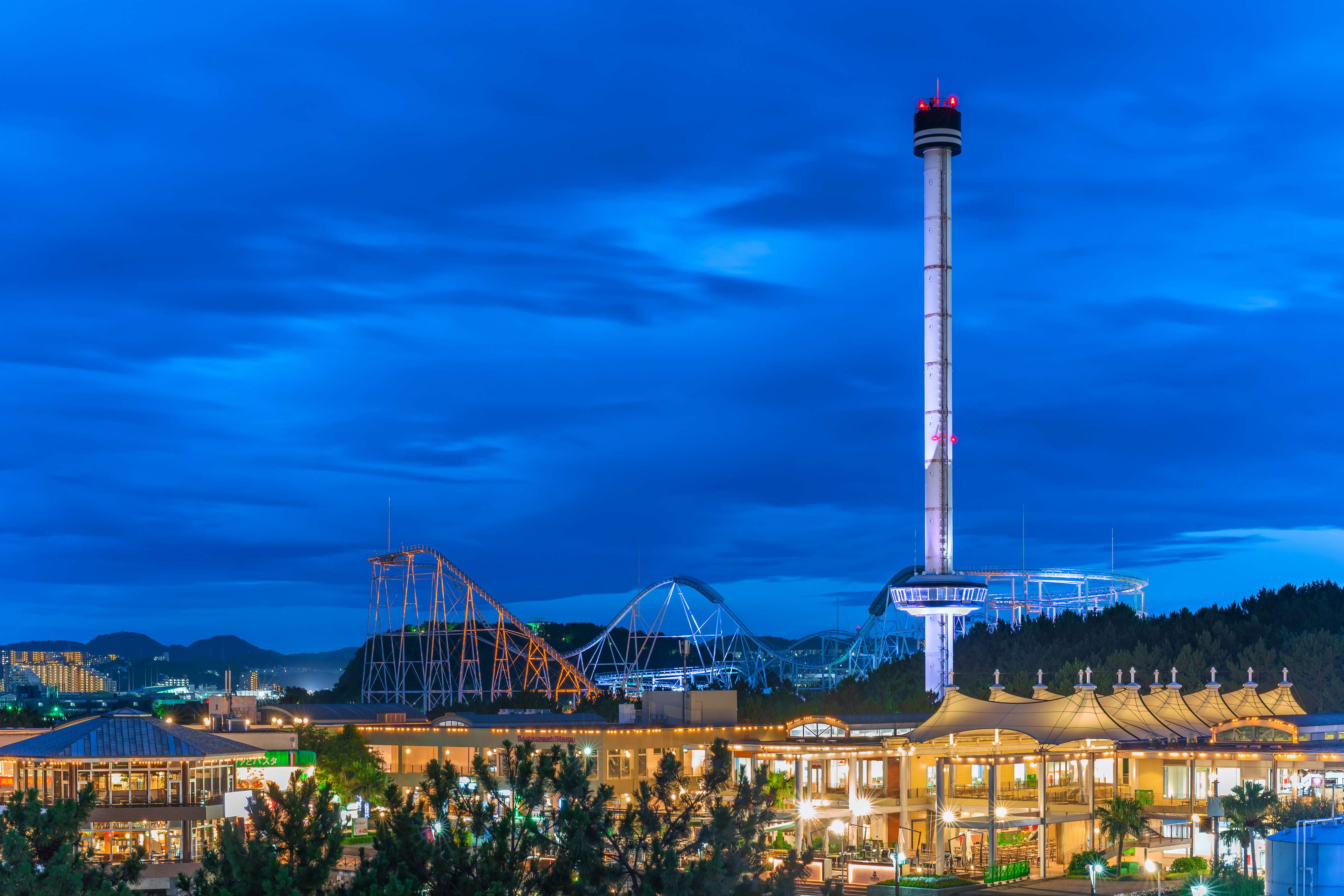 Spend a memorable time in one of the famous amusement parks in Japan 